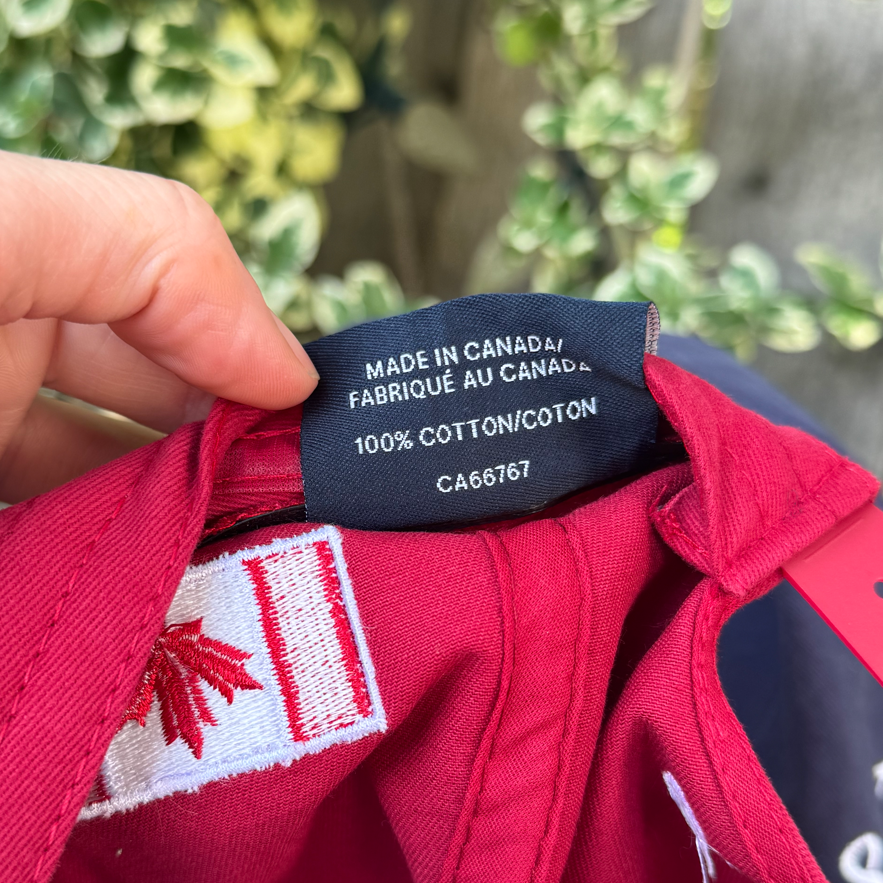 Strong and Free Structured Cap
